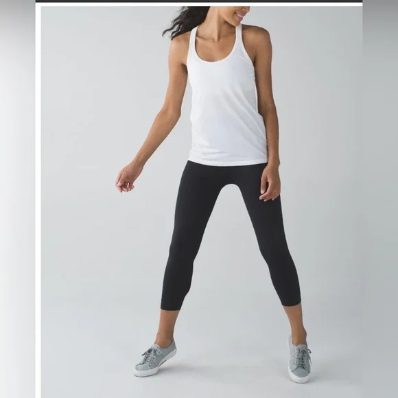 Lululemon Zone In Crop - Picture 2 of 9